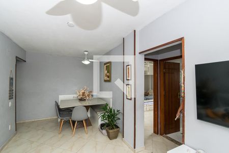 Sala de apartamento para alugar com 2 quartos, 60m² em Cordovil, Rio de Janeiro