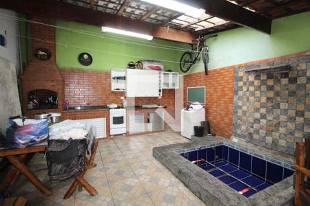 Quintal de casa à venda com 3 quartos, 125m² em Jardim Vila Formosa, São Paulo