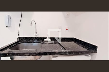 Cozinha de kitnet/studio para alugar com 1 quarto, 13m² em Perdizes, São Paulo