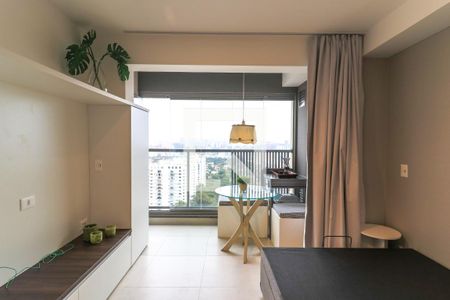 Sala/Quarto de apartamento para alugar com 1 quarto, 24m² em Santo Amaro, São Paulo