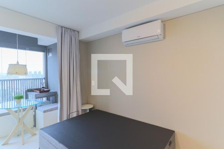 Sala/Quarto de apartamento à venda com 1 quarto, 24m² em Santo Amaro, São Paulo