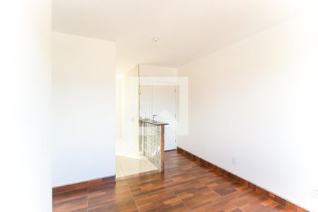 Sala de apartamento para alugar com 2 quartos, 47m² em Jardim das Oliveiras, Itaquaquecetuba