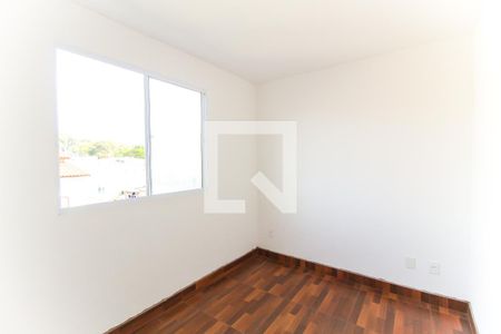 Quarto 2 de apartamento para alugar com 2 quartos, 47m² em Jardim das Oliveiras, Itaquaquecetuba