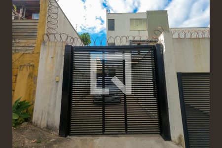 Fachada de casa à venda com 3 quartos, 96m² em Senhora das Gracas, Betim