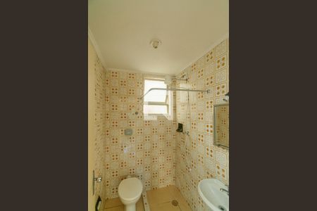 Banheiro de kitnet/studio para alugar com 1 quarto, 27m² em Menino Deus, Porto Alegre