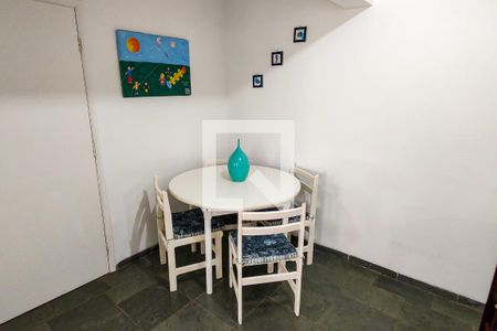 Detalhe Sala de apartamento para alugar com 2 quartos, 79m² em Flórida, Praia Grande