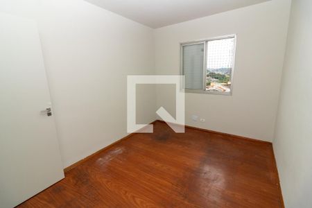 Quarto 1 de apartamento para alugar com 2 quartos, 60m² em Parque Pinheiros, Taboão da Serra