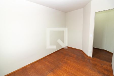 Quarto 1 de apartamento para alugar com 2 quartos, 60m² em Parque Pinheiros, Taboão da Serra