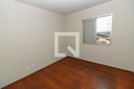 Quarto 2 de apartamento para alugar com 2 quartos, 60m² em Parque Pinheiros, Taboão da Serra