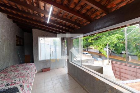 Casa para alugar com 200m², 3 quartos e 1 vaga Casa para alugar com 200m², 3 quartos e 1 vagaVaranda