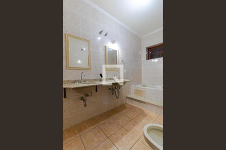 Casa para alugar com 200m², 3 quartos e 1 vaga Casa para alugar com 200m², 3 quartos e 1 vagaBanheiro da Suíte