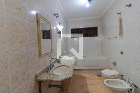 Casa para alugar com 200m², 3 quartos e 1 vaga Casa para alugar com 200m², 3 quartos e 1 vagaBanheiro da Suíte