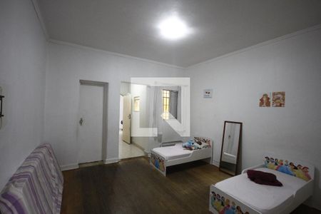 Suíte  de casa à venda com 4 quartos, 180m² em Vila São José, São Paulo