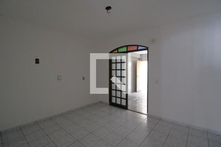 Sala 2 de casa à venda com 3 quartos, 100m² em Jardim Cristal, São Paulo