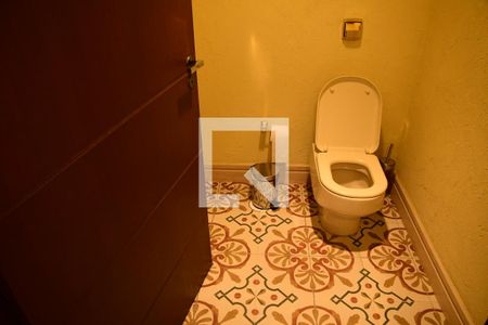 Lavabo de casa de condomínio para alugar com 3 quartos, 1369m² em Jardim Passargada I, Cotia