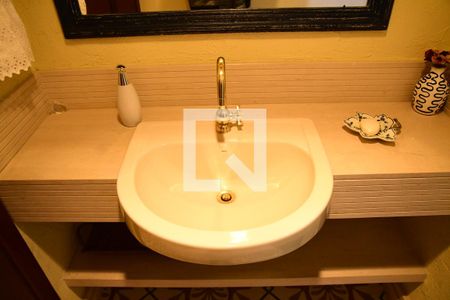 Lavabo de casa de condomínio para alugar com 3 quartos, 1369m² em Jardim Passargada I, Cotia