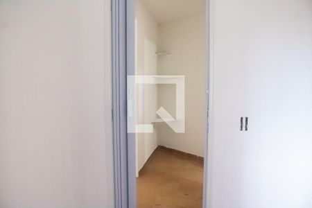 Corredor Quarto/Banheiro de apartamento para alugar com 1 quarto, 35m² em Vila Tupi, Praia Grande