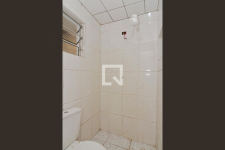 Banheiro de kitnet/studio para alugar com 1 quarto, 45m² em Vila Renato, São Paulo