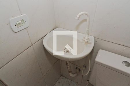 Banheiro de kitnet/studio para alugar com 1 quarto, 45m² em Vila Renato, São Paulo