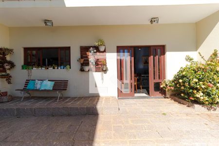 Casa de condomínio à venda com 298m², 6 quartos e sem vaga Casa de condomínio à venda com 298m², 6 quartos e sem vagaVaranda