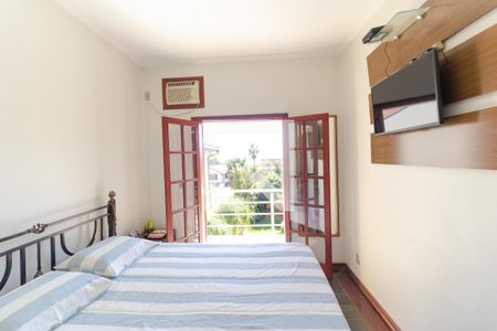 Casa de condomínio à venda com 298m², 6 quartos e sem vaga Casa de condomínio à venda com 298m², 6 quartos e sem vagaSuíte