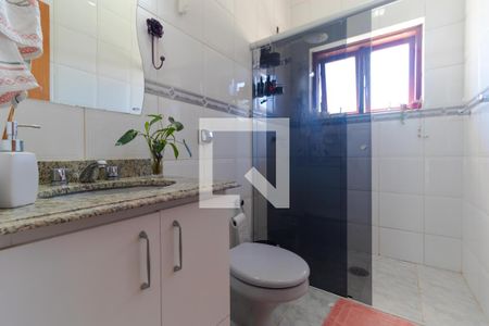 Casa de condomínio à venda com 298m², 6 quartos e sem vaga Casa de condomínio à venda com 298m², 6 quartos e sem vagaBanheiro 01