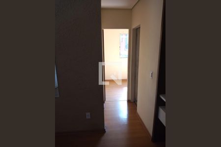 Corredor de apartamento à venda com 2 quartos, 57m² em Califórnia, Belo Horizonte