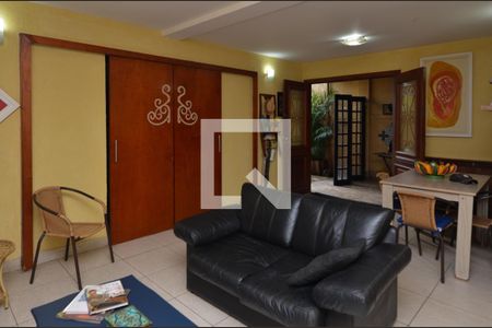 Sala de casa de condomínio à venda com 3 quartos, 98m² em Vargem Pequena, Rio de Janeiro