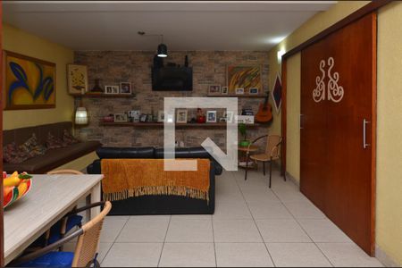 Sala de casa de condomínio à venda com 3 quartos, 98m² em Vargem Pequena, Rio de Janeiro