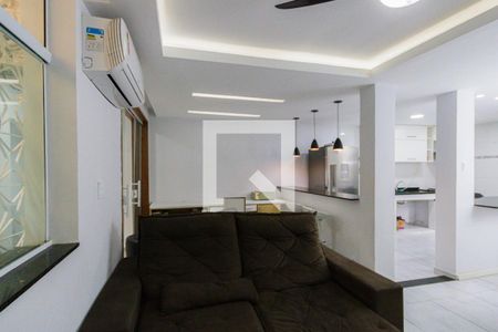 Sala de casa à venda com 2 quartos, 110m² em Freguesia de Jacarepaguá, Rio de Janeiro
