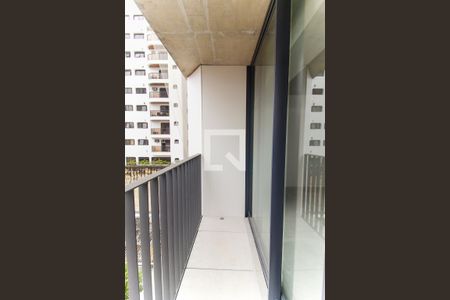 Varanda de kitnet/studio à venda com 1 quarto, 28m² em Jardim das Bandeiras, São Paulo