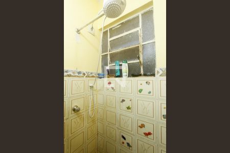 Banheiro de apartamento à venda com 1 quarto, 32m² em Bom Jesus, Porto Alegre