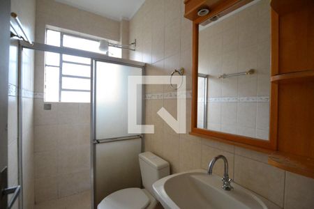 Banheiro de apartamento à venda com 1 quarto, 70m² em Glória, Porto Alegre