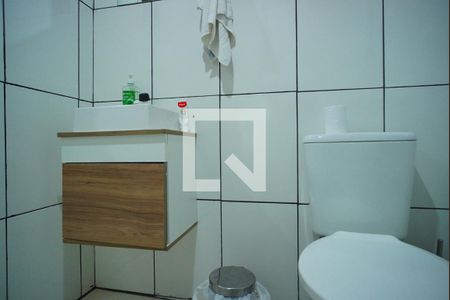 Banheiro de apartamento à venda com 2 quartos, 44m² em Protásio Alves, Porto Alegre