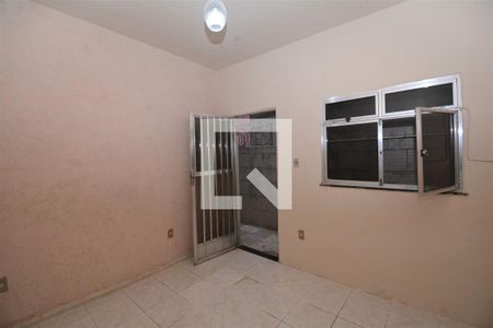 Sala de casa para alugar com 3 quartos, 60m² em Marechal Hermes, Rio de Janeiro