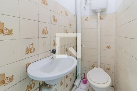 Banheiro de apartamento para alugar com 1 quarto, 30m² em Floresta, Porto Alegre