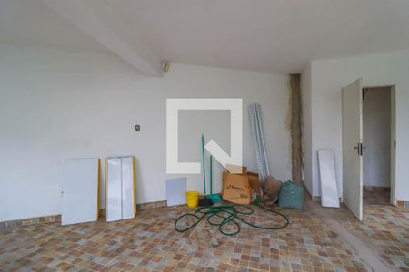 Casa à venda com 351m², 2 quartos e 4 vagas Casa à venda com 351m², 2 quartos e 4 vagasGaragem