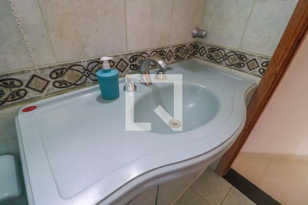 Casa à venda com 351m², 2 quartos e 4 vagas Casa à venda com 351m², 2 quartos e 4 vagasBanheiro