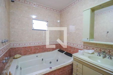 Casa à venda com 351m², 2 quartos e 4 vagas Casa à venda com 351m², 2 quartos e 4 vagasBanheiro