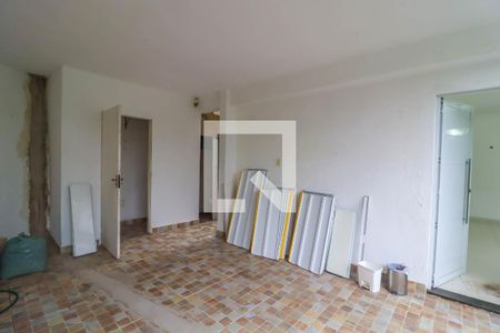 Casa à venda com 351m², 2 quartos e 4 vagas Casa à venda com 351m², 2 quartos e 4 vagasGaragem