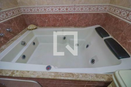 Casa à venda com 351m², 2 quartos e 4 vagas Casa à venda com 351m², 2 quartos e 4 vagasBanheiro