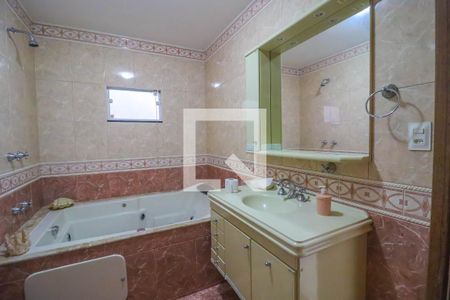 Casa à venda com 351m², 2 quartos e 4 vagas Casa à venda com 351m², 2 quartos e 4 vagasBanheiro