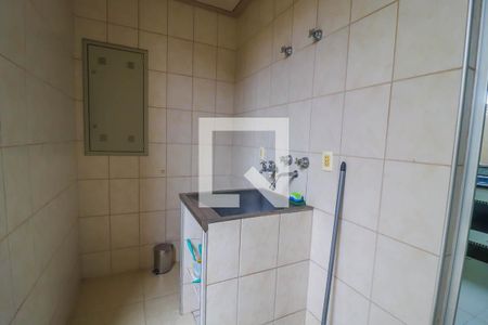 Casa à venda com 351m², 2 quartos e 4 vagas Casa à venda com 351m², 2 quartos e 4 vagasLavanderia