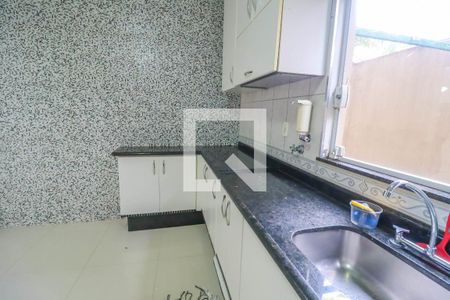 Casa à venda com 351m², 2 quartos e 4 vagas Casa à venda com 351m², 2 quartos e 4 vagasCozinha