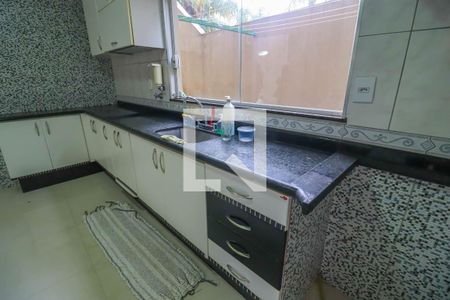 Casa à venda com 351m², 2 quartos e 4 vagas Casa à venda com 351m², 2 quartos e 4 vagasCozinha