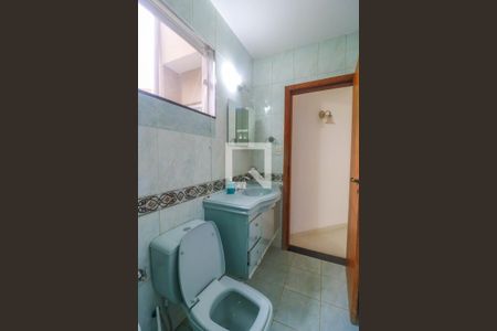 Casa à venda com 351m², 2 quartos e 4 vagas Casa à venda com 351m², 2 quartos e 4 vagasBanheiro