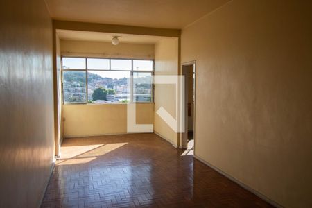 Sala de apartamento para alugar com 3 quartos, 90m² em Penha Circular, Rio de Janeiro