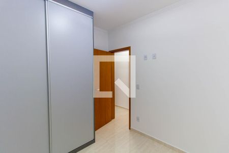 Quarto 2 de apartamento para alugar com 2 quartos, 44m² em Jardim Ana Rosa, São Paulo