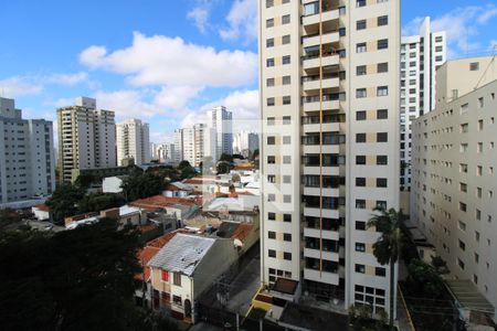 Vista do quarto 1  de apartamento para alugar com 2 quartos, 57m² em Vila Pompéia, São Paulo