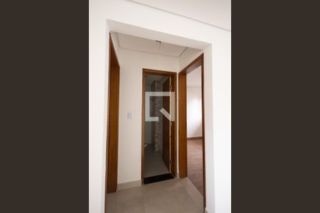 Corredor de apartamento para alugar com 2 quartos, 35m² em Chácara Seis de Outubro, São Paulo